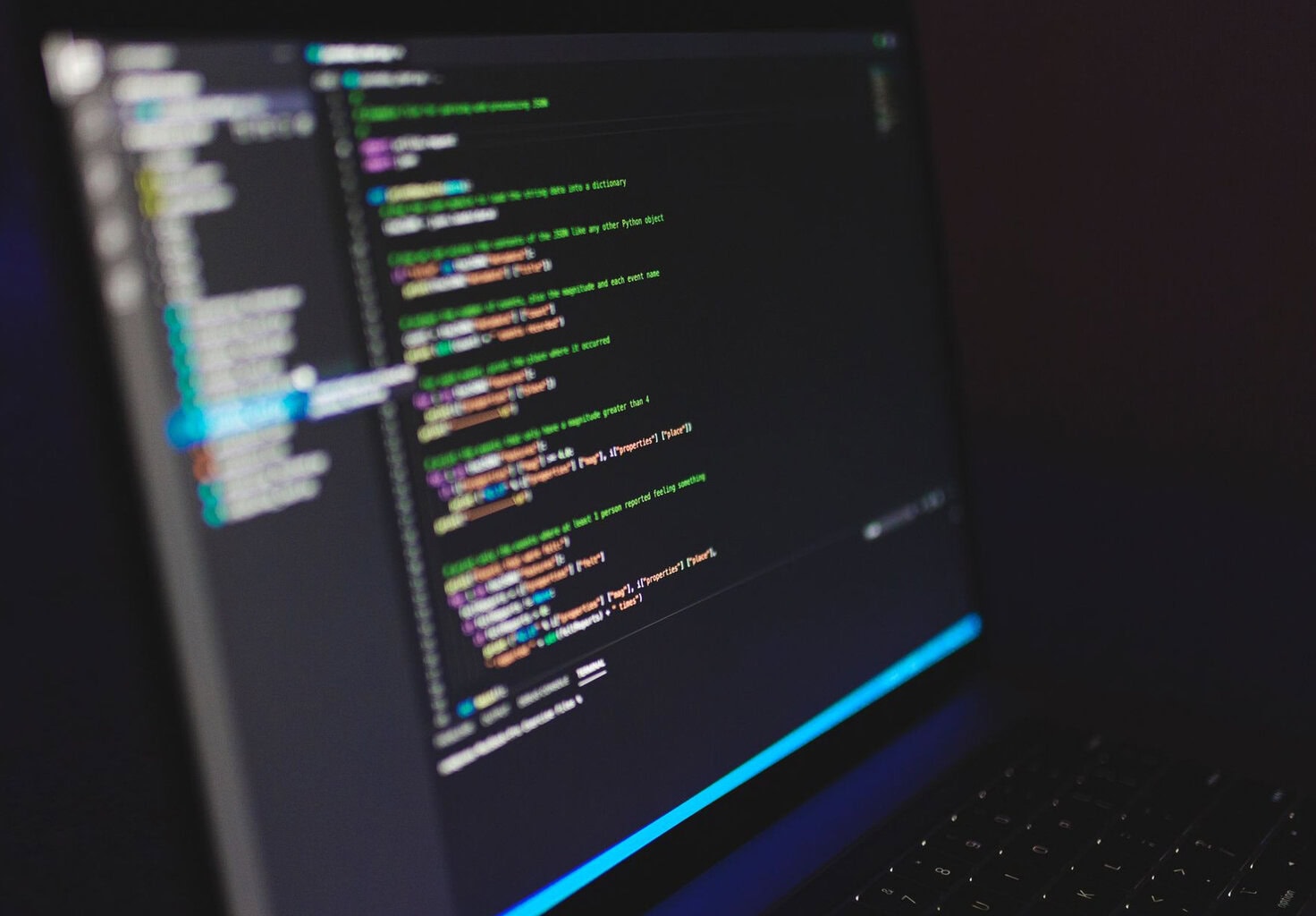 Estándares web para diseño y desarrollo de páginas Código HTML, CSS y estándares web en una página profesional